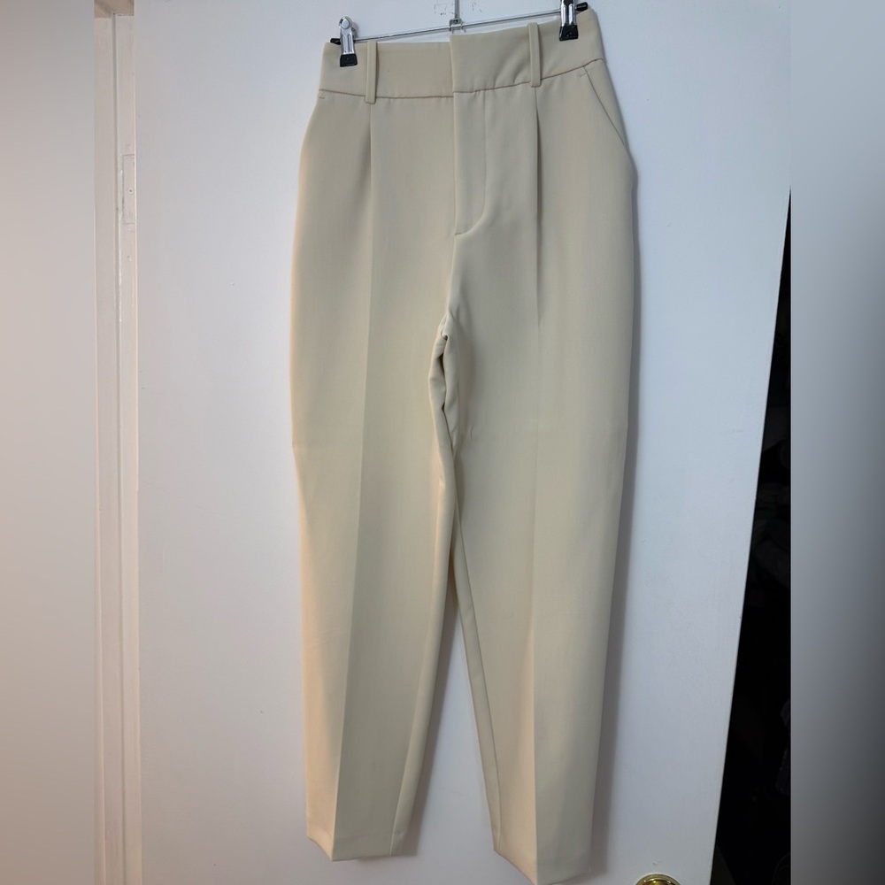 Zara Women’s Cream Pants